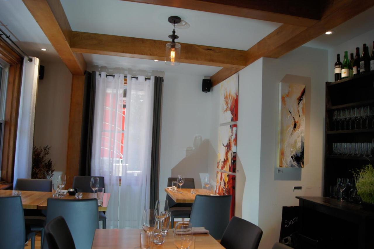 Restaurant Et Gite Les Passionnes Val-David Exterior photo
