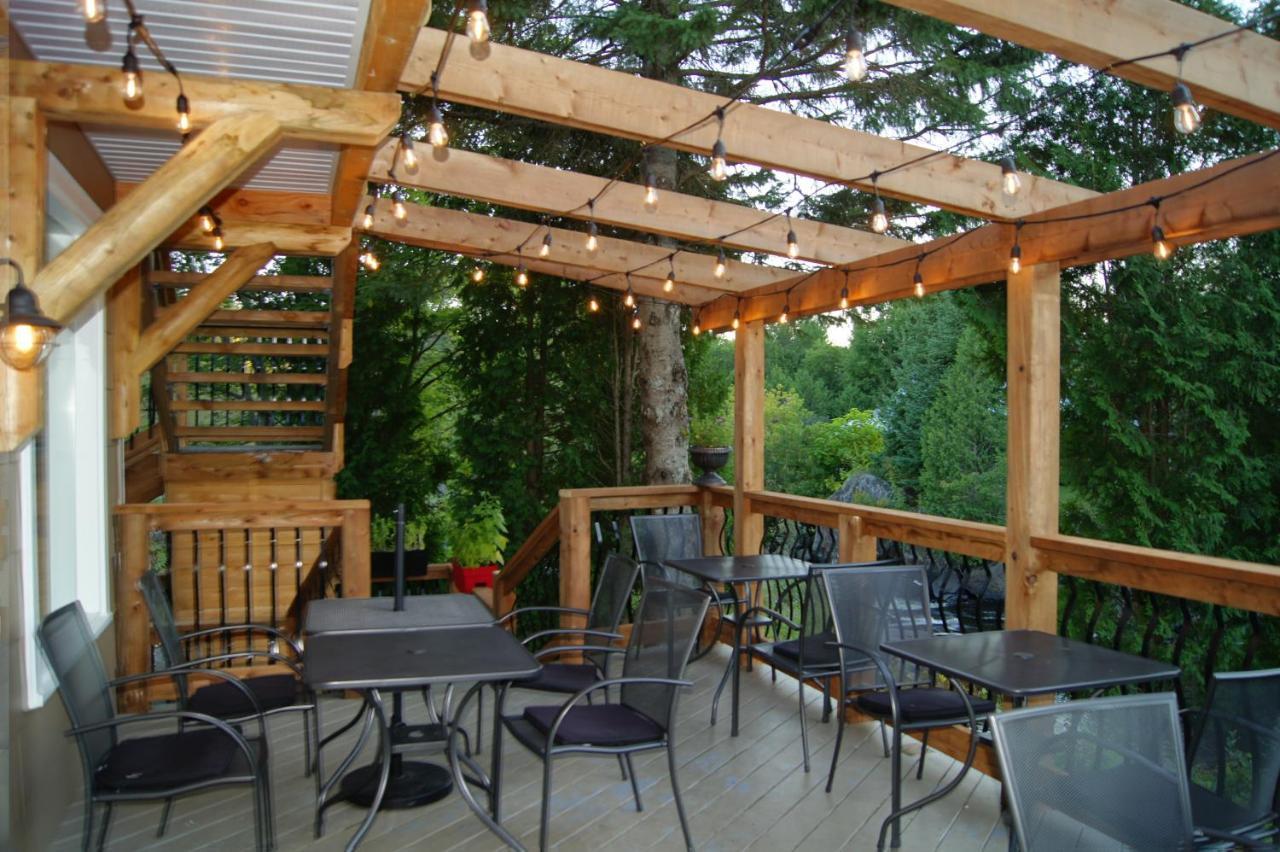 Restaurant Et Gite Les Passionnes Val-David Exterior photo